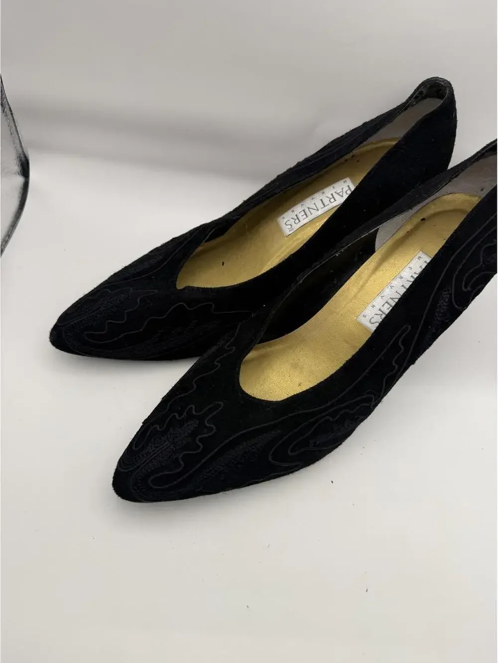 Partners Mervyn's Black Suede Embroidered Pointed Toe Pumps Women's 9.5